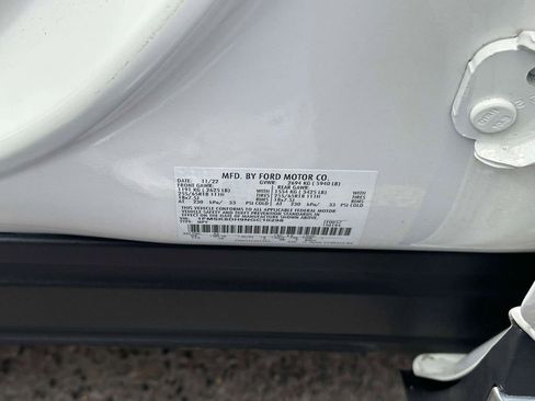 Used 2022 Ford Explorer XLT w/ Equipment Group 202A AWD/4WD image 19
