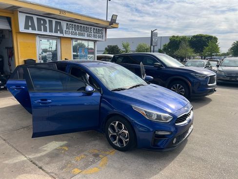 Used 2020 Kia Forte LXS FWD image 6