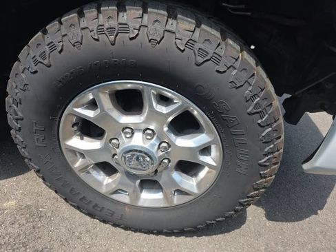 Used 2022 RAM 2500 Laramie AWD/4WD image 4