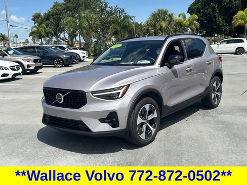 Used 2026 Volvo XC40 B5 Plus AWD/4WD image 2