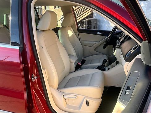 Used 2014 Volkswagen Tiguan S FWD image 10