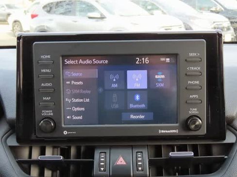 Used 2021 Toyota RAV4 XLE Premium image 19