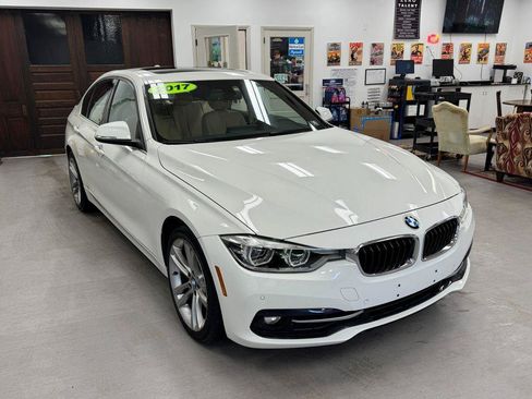 Used 2017 BMW 330i xDrive Sedan AWD/4WD image 32