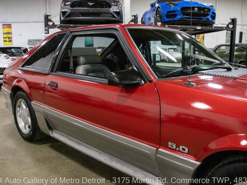 Used 1991 Ford Mustang GT RWD image 24