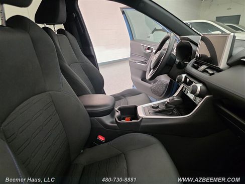 Used 2023 Toyota RAV4 SE w/ Convenience Package AWD/4WD image 30