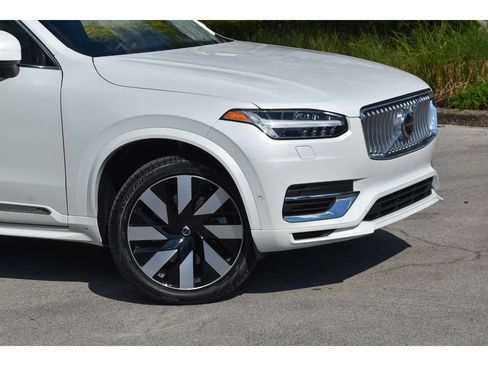 Used 2024 Volvo XC90 T8 Plus w/ Protection Package Premier AWD/4WD image 8