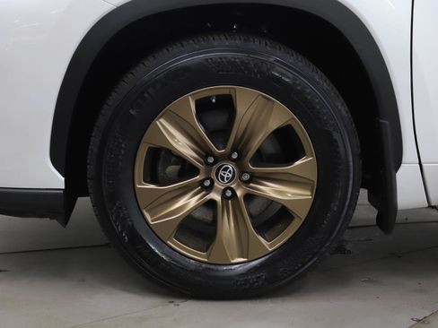 Used 2023 Toyota Highlander Bronze Edition image 33
