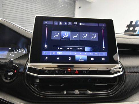 Used 2024 Jeep Compass Trailhawk AWD/4WD image 24