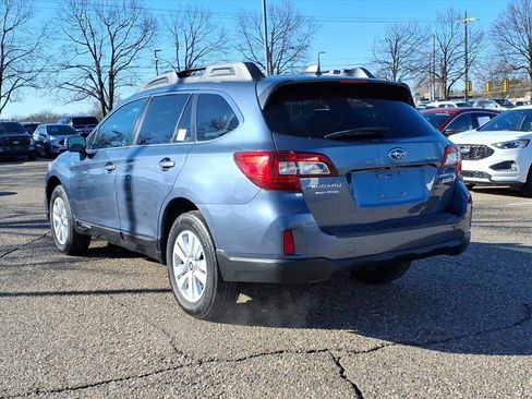 Used 2017 Subaru Outback 2.5i Premium image 3