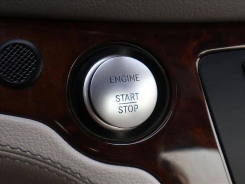 Used 2013 Mercedes-Benz SL 550 image 17