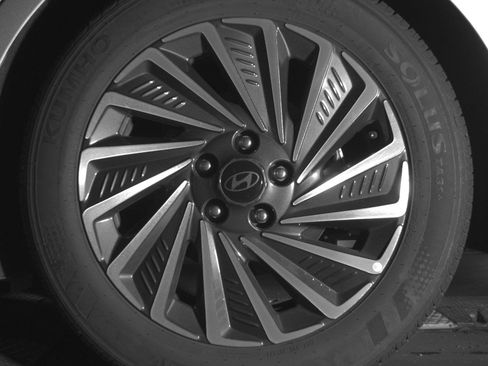 Used 2025 Hyundai Sonata SEL FWD image 14
