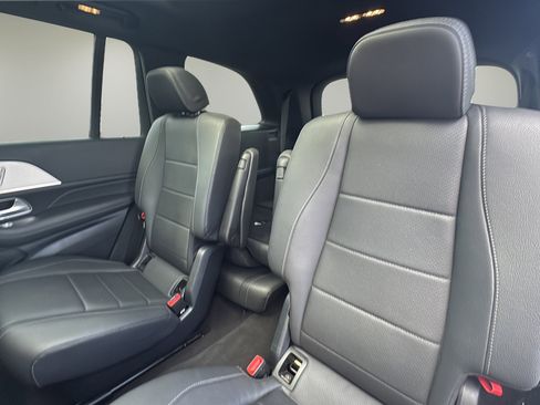 Used 2025 Mercedes-Benz GLS 450 4MATIC image 13