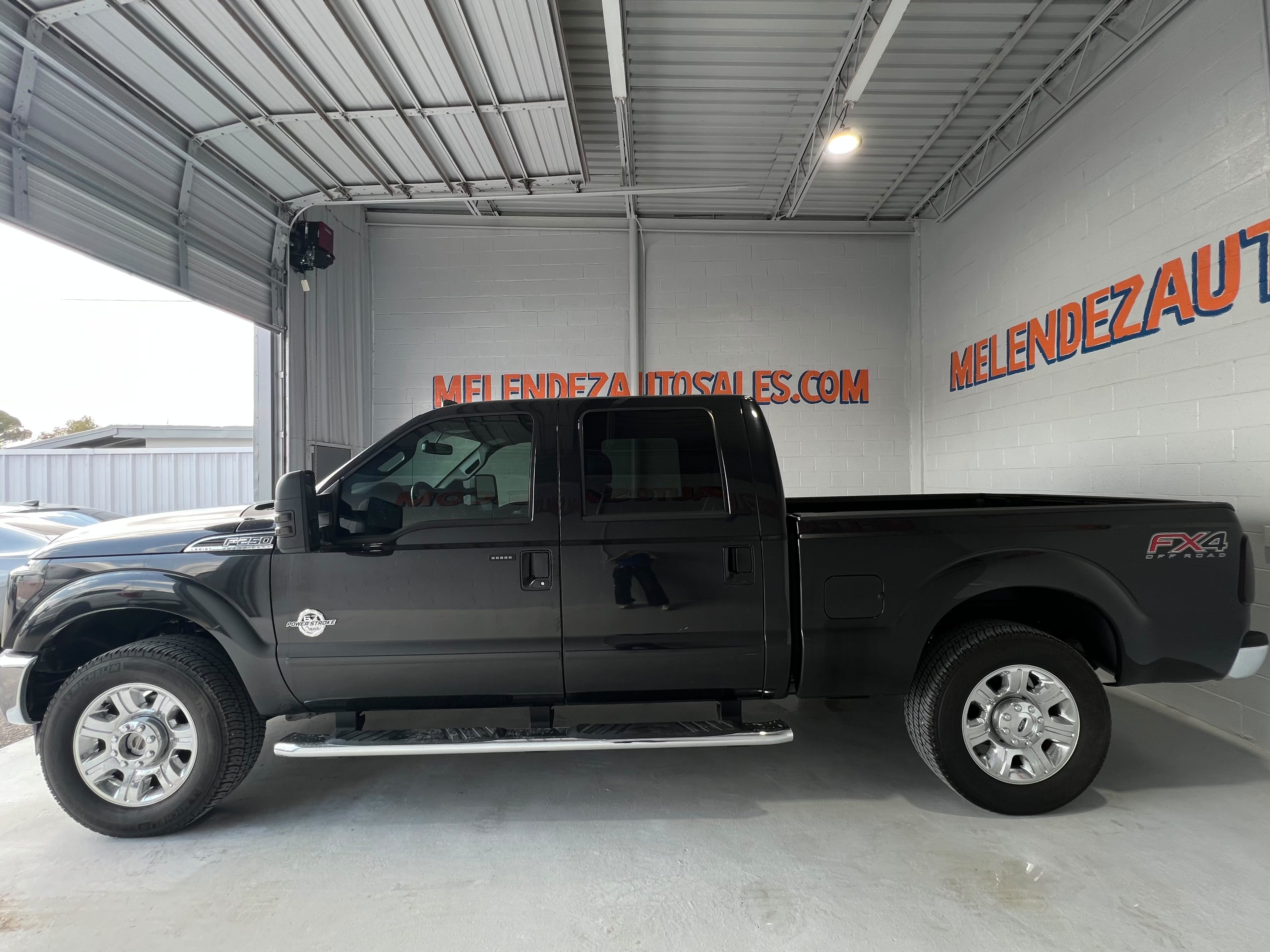 Used 2015 Ford F250 Lariat w/ Lariat Interior Package AWD/4WD image 2