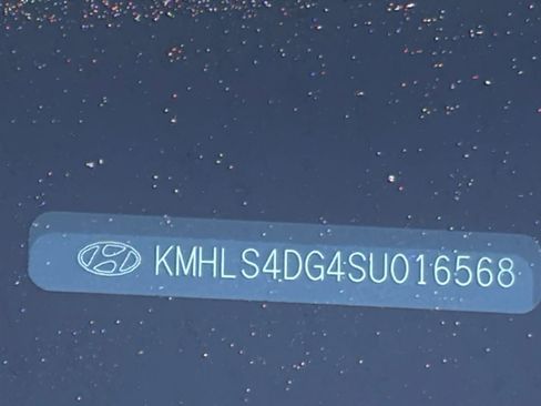 Used 2025 Hyundai Elantra SEL image 32