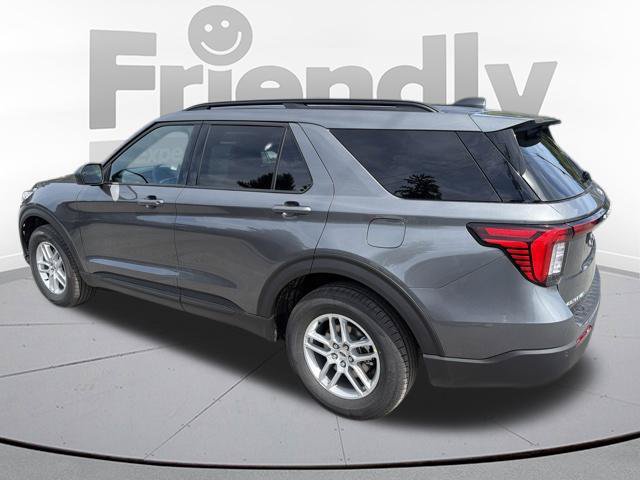 Used 2027 Ford Explorer Active AWD/4WD image 4