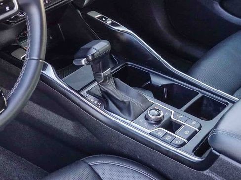 Used 2024 Kia Sorento S image 18