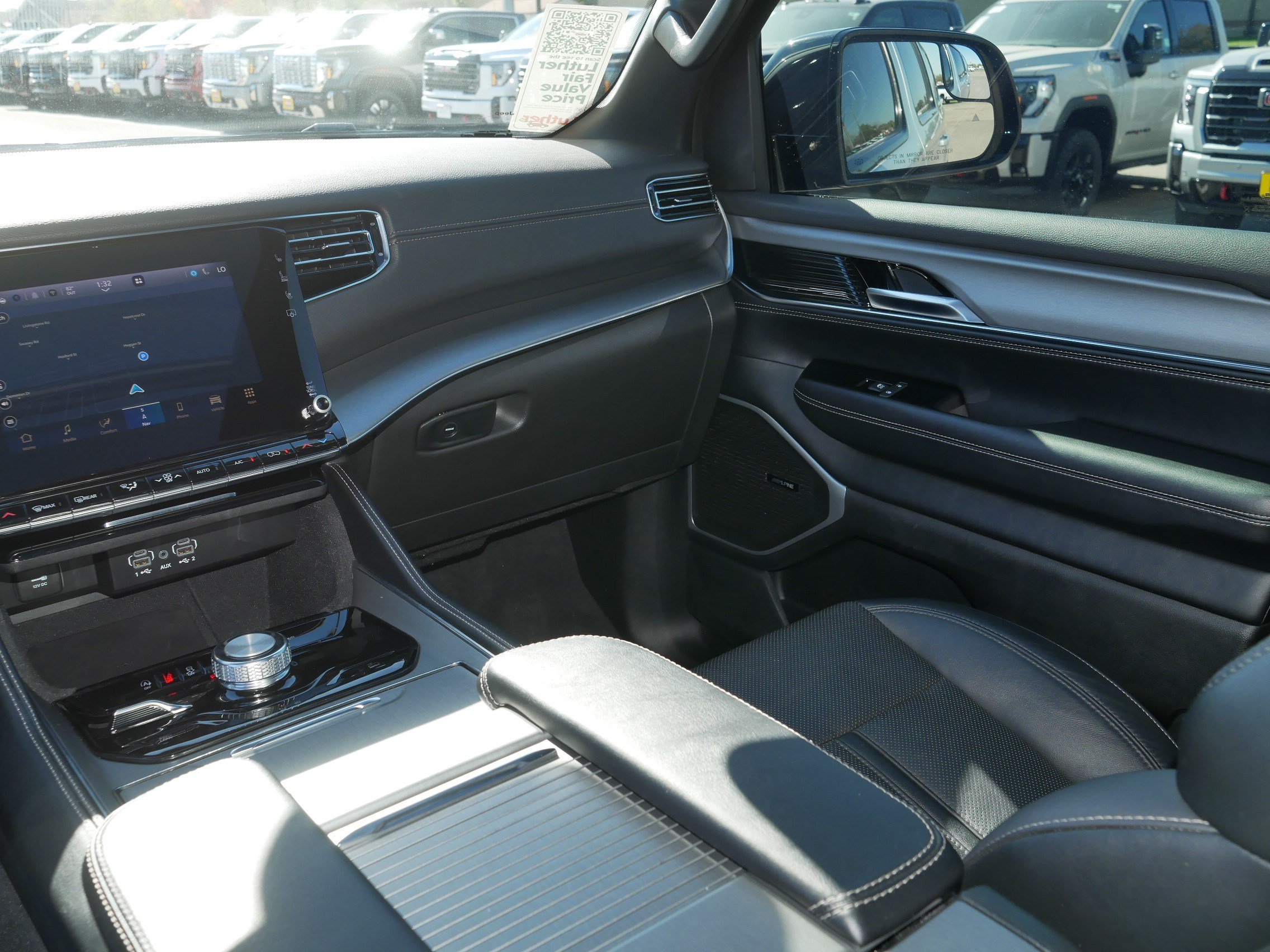Used 2023 Jeep Wagoneer Series II AWD/4WD image 11
