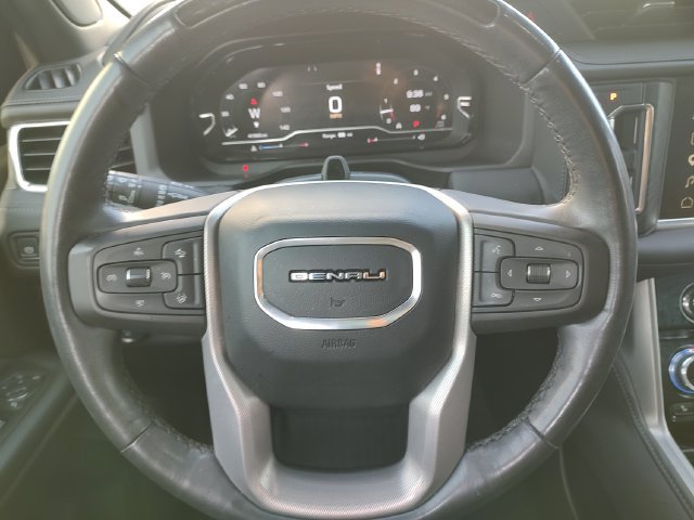 Used 2023 GMC Yukon XL Denali w/ Denali Reserve Package RWD image 11