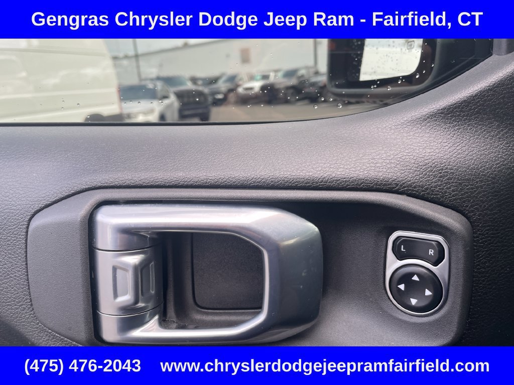 Used 2024 Jeep Wrangler Unlimited w/ Convenience Group AWD/4WD image 46