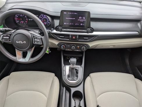 Used 2022 Kia Forte LXS w/ LXS Technology Package image 13