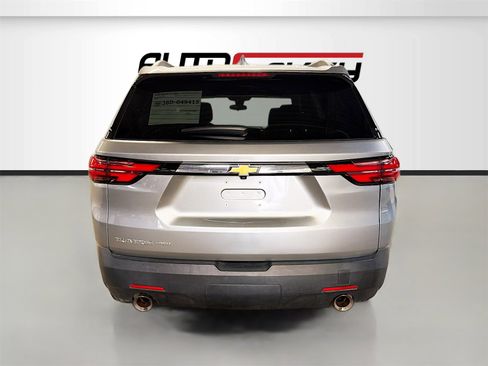Used 2023 Chevrolet Traverse LT image 6
