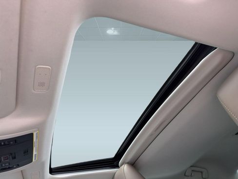 Used 2021 Lexus ES 300h w/ Accessory Package FWD image 14