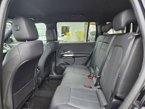 Used 2025 Mercedes-Benz GLB 250 4MATIC image 22
