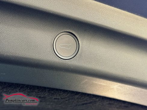 Used 2023 Tesla Model Y Performance image 18