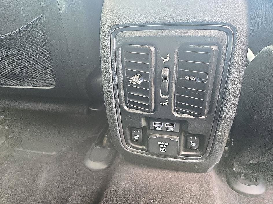 Used 2017 Jeep Grand Cherokee Limited AWD/4WD image 24