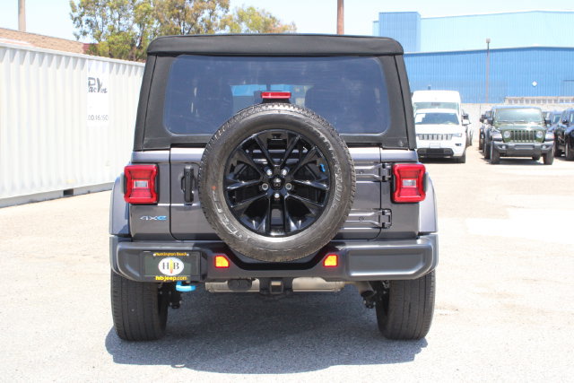 Used 2023 Jeep Wrangler Unlimited Sahara w/ Cold Weather Group AWD/4WD image 4