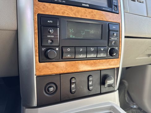 Used 2008 Chrysler Aspen Limited AWD/4WD image 25