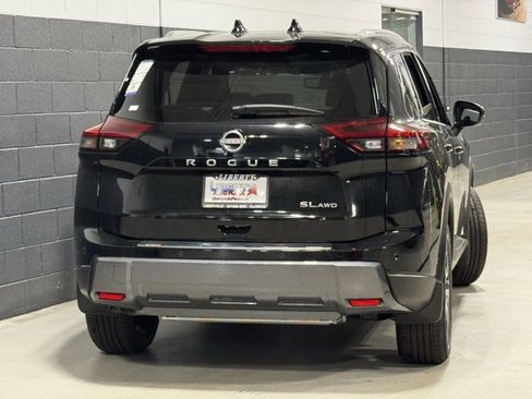 New 2025 Nissan Rogue SL w/ Tech Package image 15
