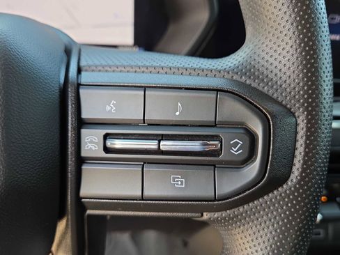 Used 2024 Chevrolet Colorado Trail Boss w/ Technology Package AWD/4WD image 23