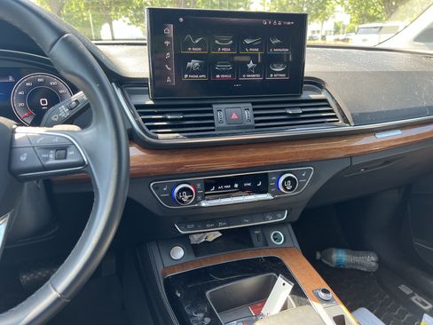 Used 2023 Audi Q5 2.0T Premium Plus w/ Premium Plus Package AWD/4WD image 18