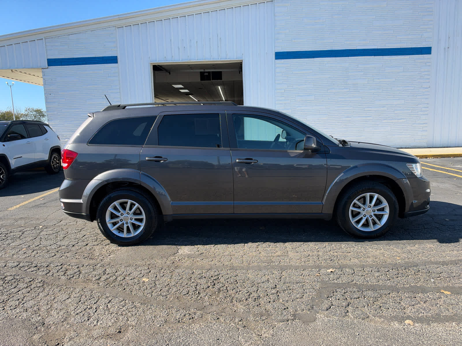 Used 2015 Dodge Journey SXT w/ Flexible Seating Group FWD image 6