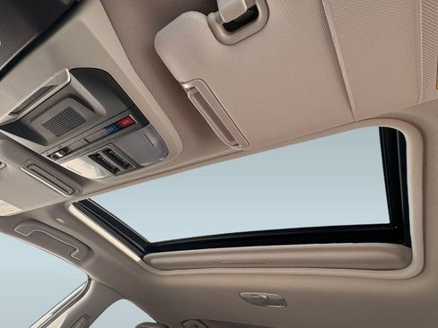 Used 2024 Subaru Crosstrek 2.0i Premium image 15