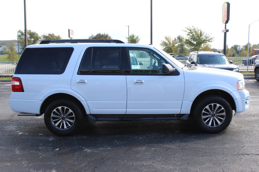 Used 2017 Ford Expedition XLT w/ Equipment Group 201A AWD/4WD image 6