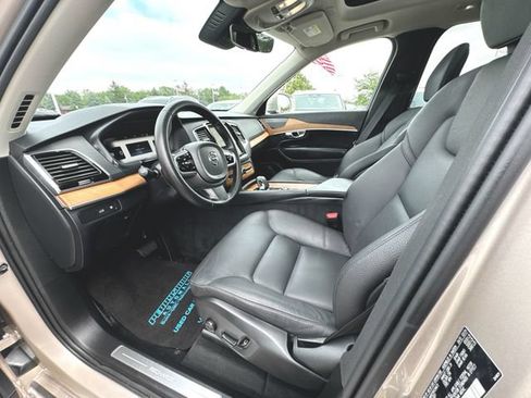 Used 2024 Volvo XC90 T8 Plus w/ Protection Package Premier AWD/4WD image 10