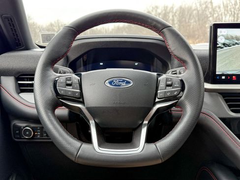 Certified 2025 Ford Explorer ST-Line w/ Premium Package image 40