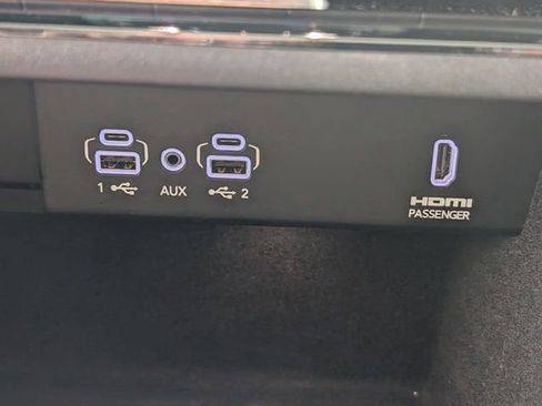 Used 2023 Jeep Wagoneer 4WD w/ Premium Group I image 23