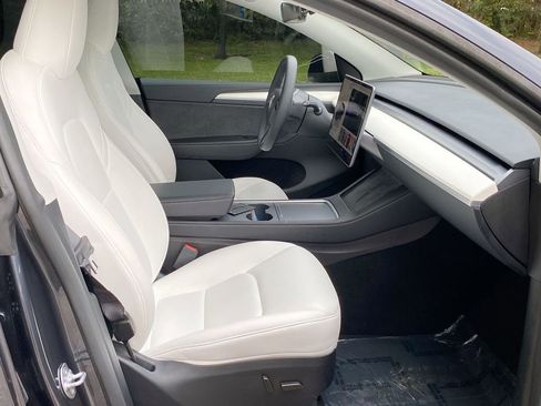 Used 2024 Tesla Model Y Performance image 32