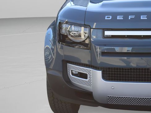 Certified 2025 Land Rover Defender 110 S image 30