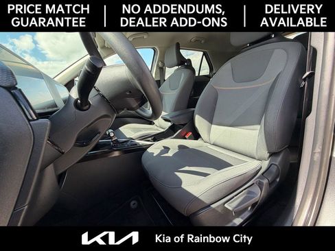 Used 2025 Kia Niro LX image 15