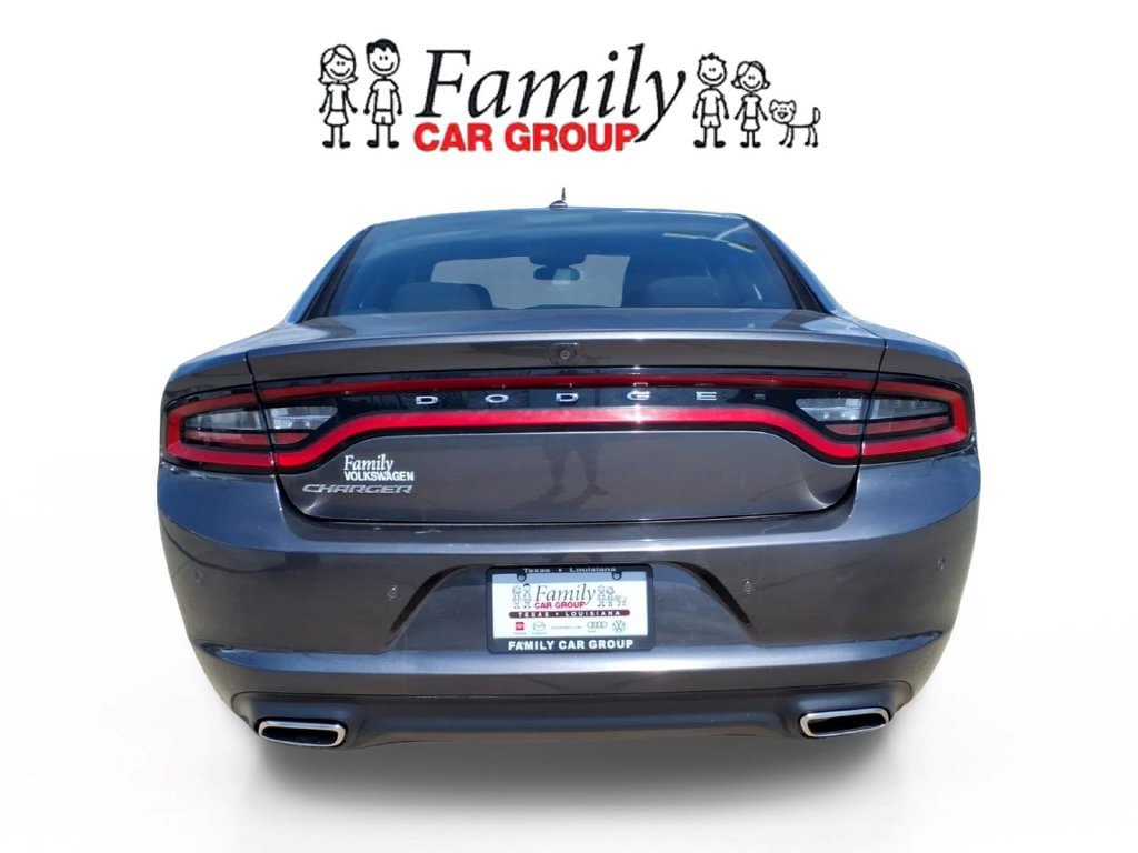 Used 2022 Dodge Charger SXT RWD image 3