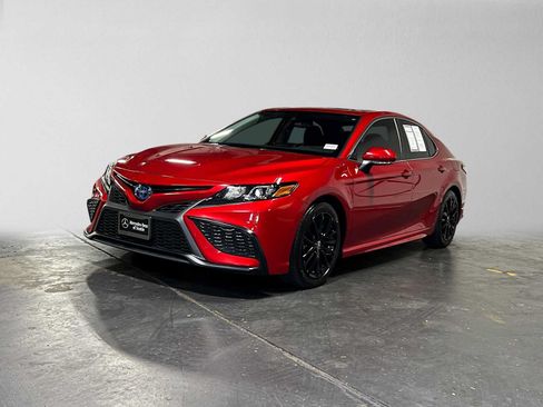Used 2022 Toyota Camry SE w/ Audio Upgrade Package FWD image 7