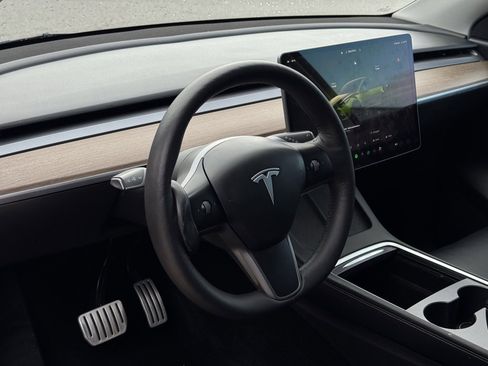 Used 2022 Tesla Model Y Performance image 19