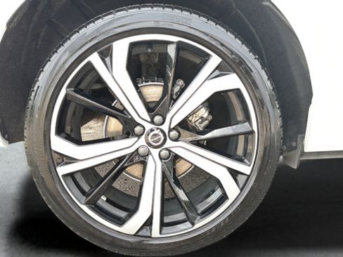 Used 2025 Volvo XC60 B5 Ultra w/ Protection Package Premier AWD/4WD image 32