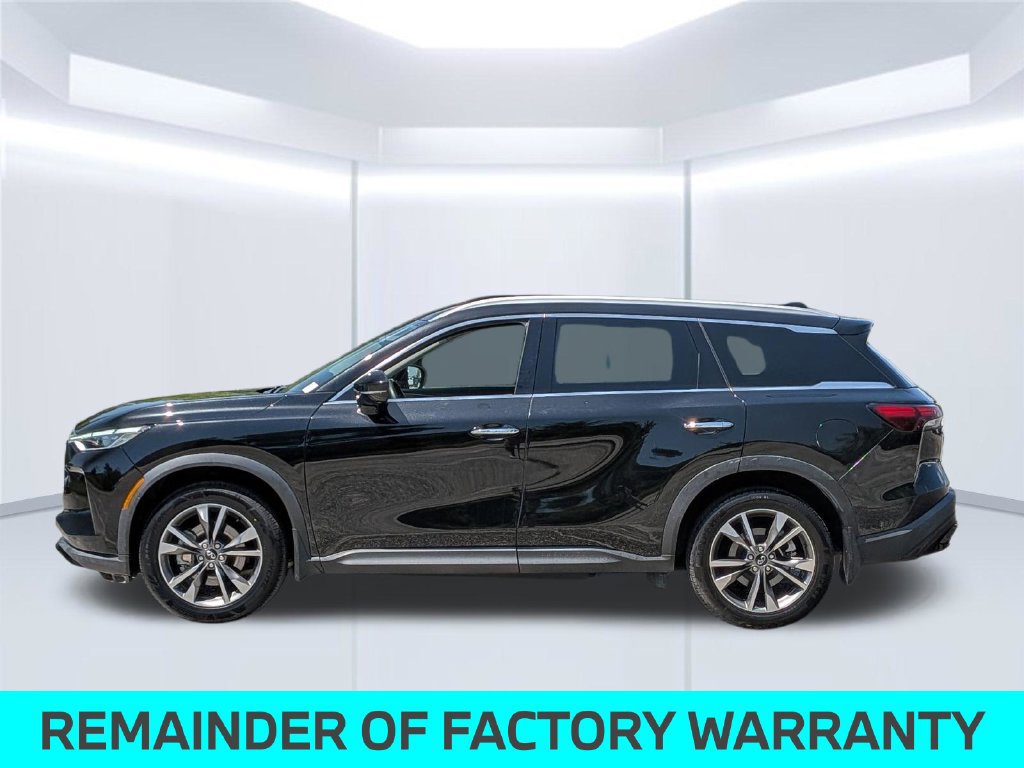 Used 2023 INFINITI QX60 Luxe w/ Cargo Package FWD image 2