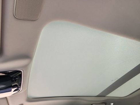 Used 2025 Land Rover Range Rover Velar S image 24