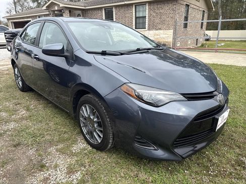 Used 2019 Toyota Corolla LE image 5